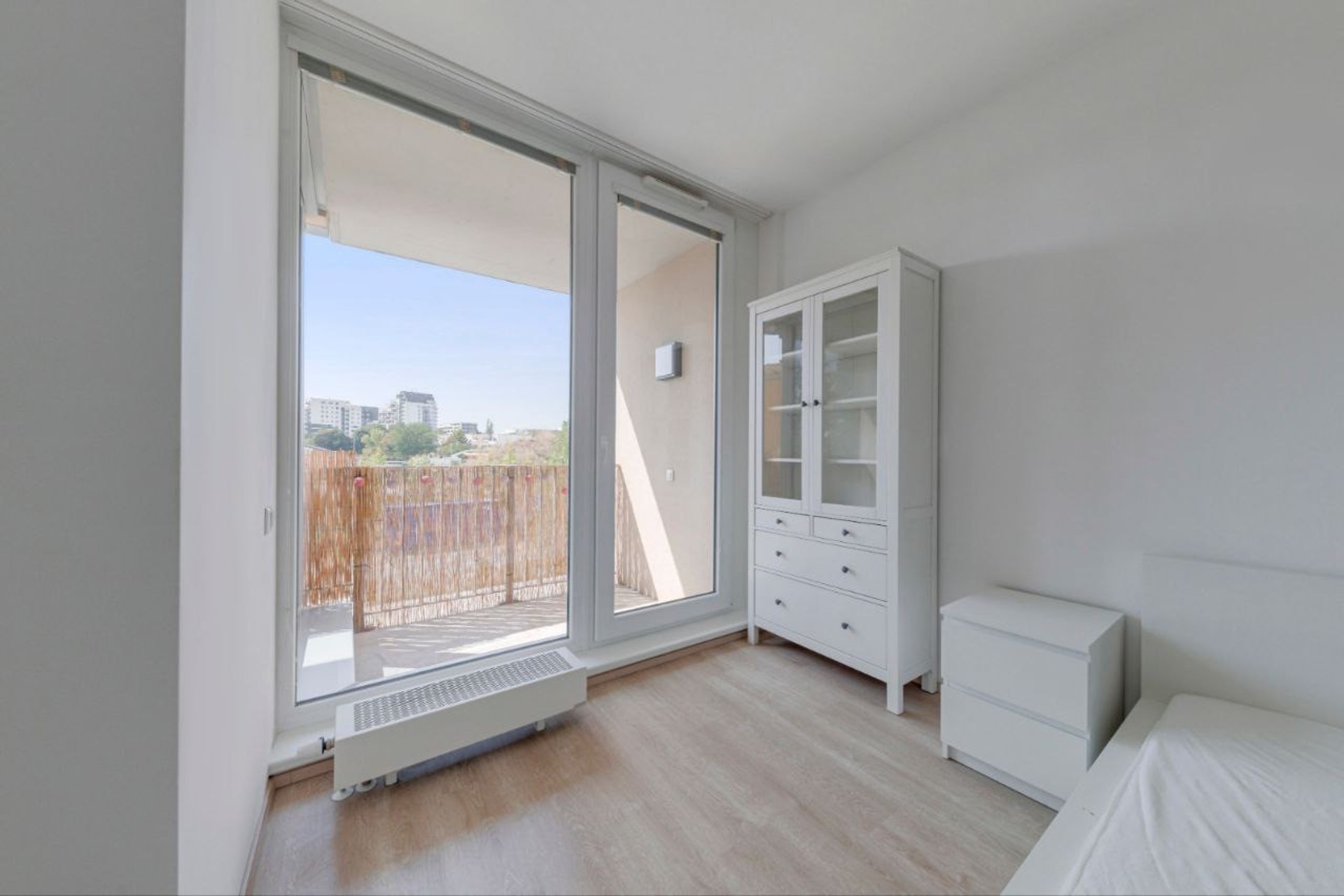 Ložnice a vstup na balkon