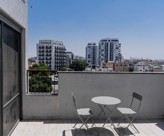 Blueground |Florentine,City view,Two balconies-02