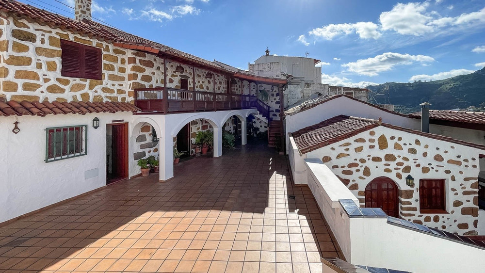 The Mansion of Teror preview