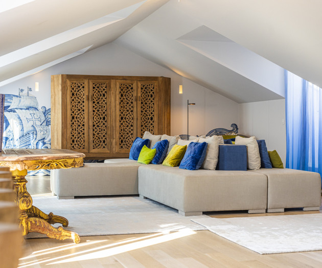 Chiado Rooftop Apartment by Cadenzalux