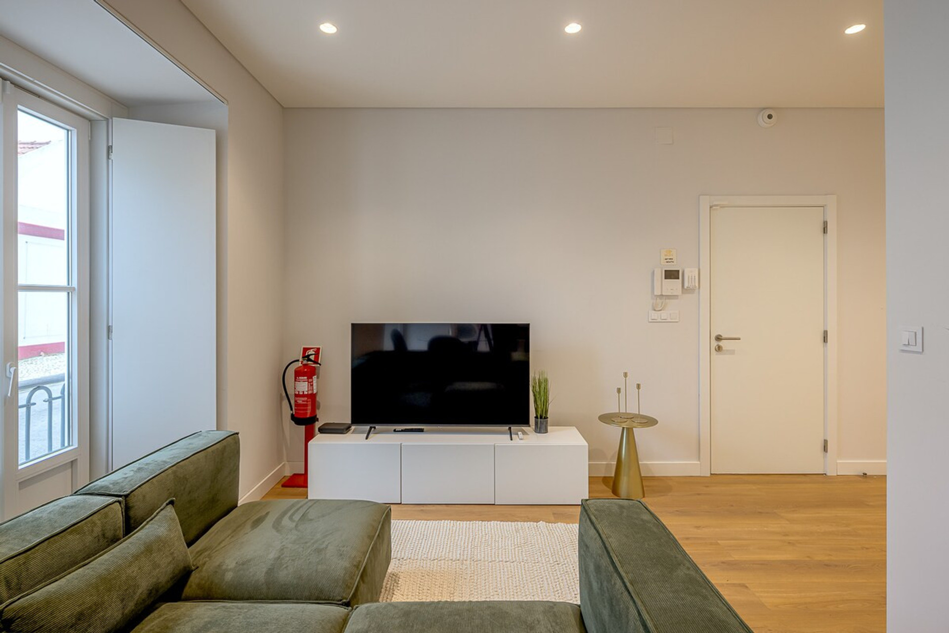 Living room image 5