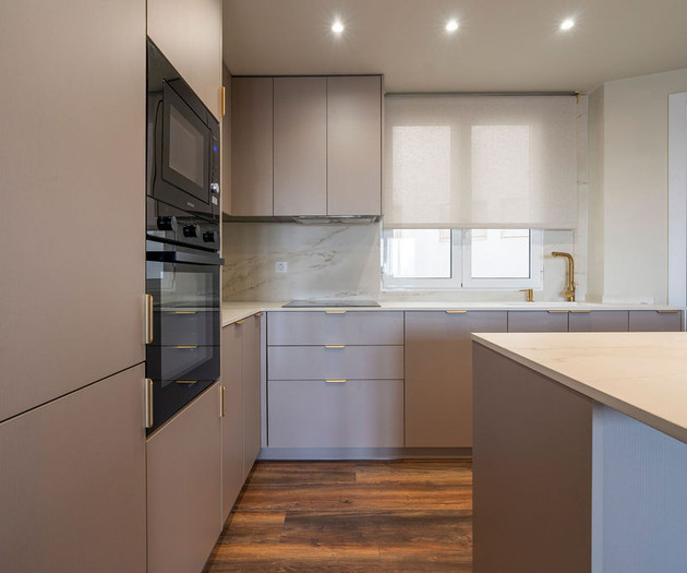 Big apartment with terras, Calle del Hospital 1.28