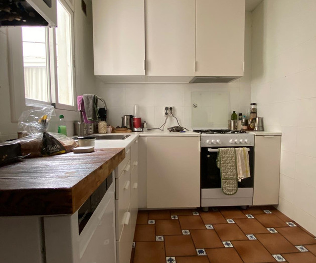 Bright Room with Private Bathroom in El Born