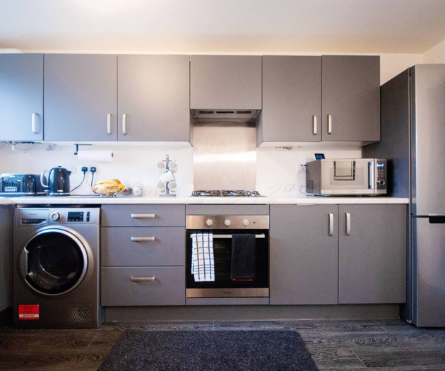 Cozy 3 Bedroom Home | Pet Friendly | Free Street P