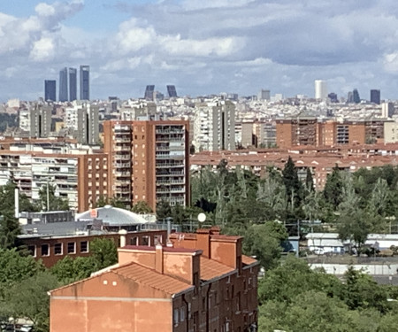 Vistas espectaculares y bien comunicado.