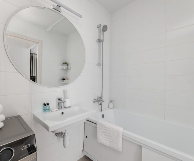 Modern 1-Bedroom Apartment with Stylish Open