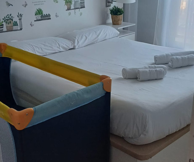 Airport Madrid Plenilunio Suites Green by beBalmy
