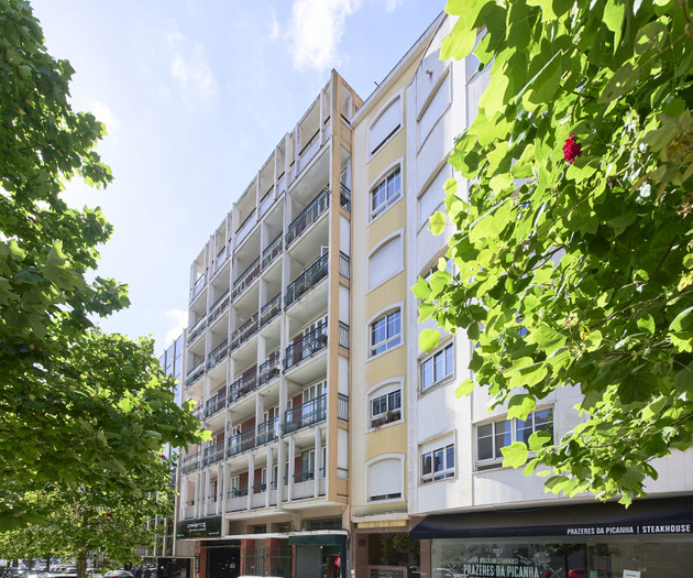 Room 1- Av. Barbosa du Bocage 52 3