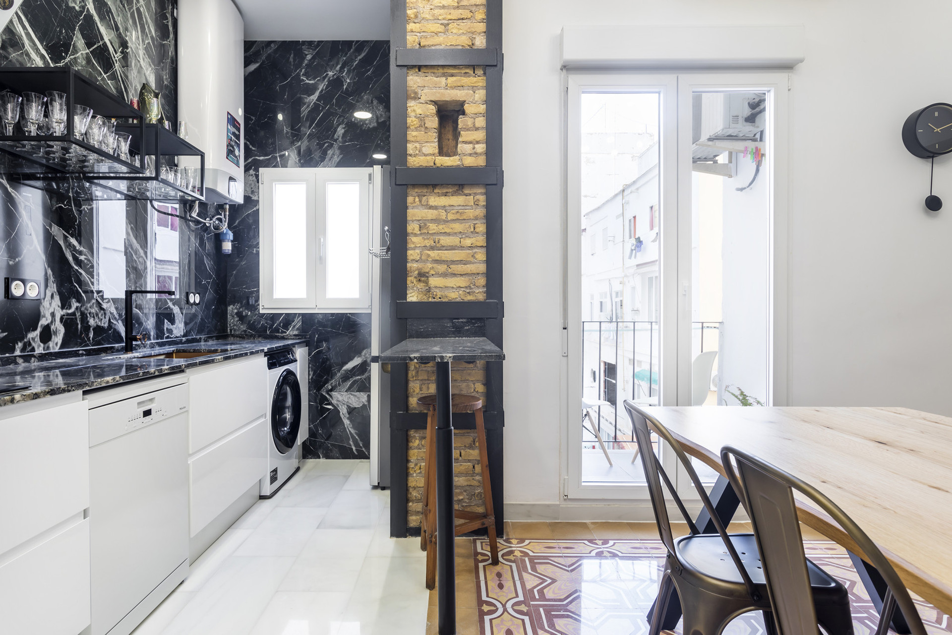 Fully equipped kitchen