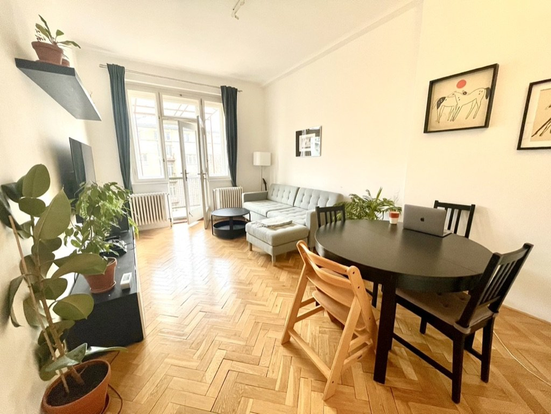 Living room with dining table