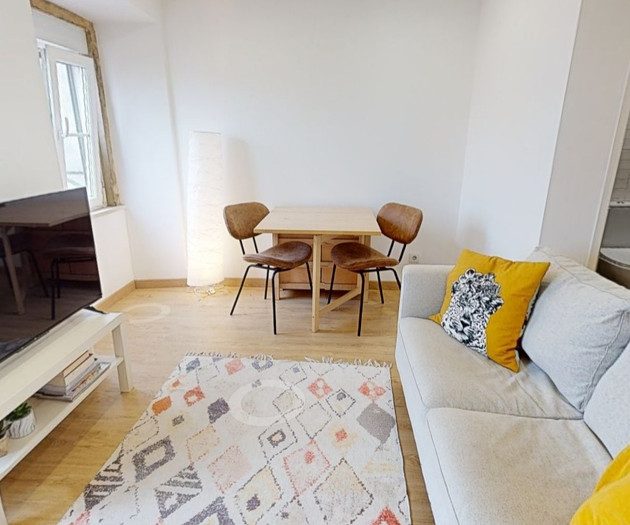 Sunny apartment with a view
