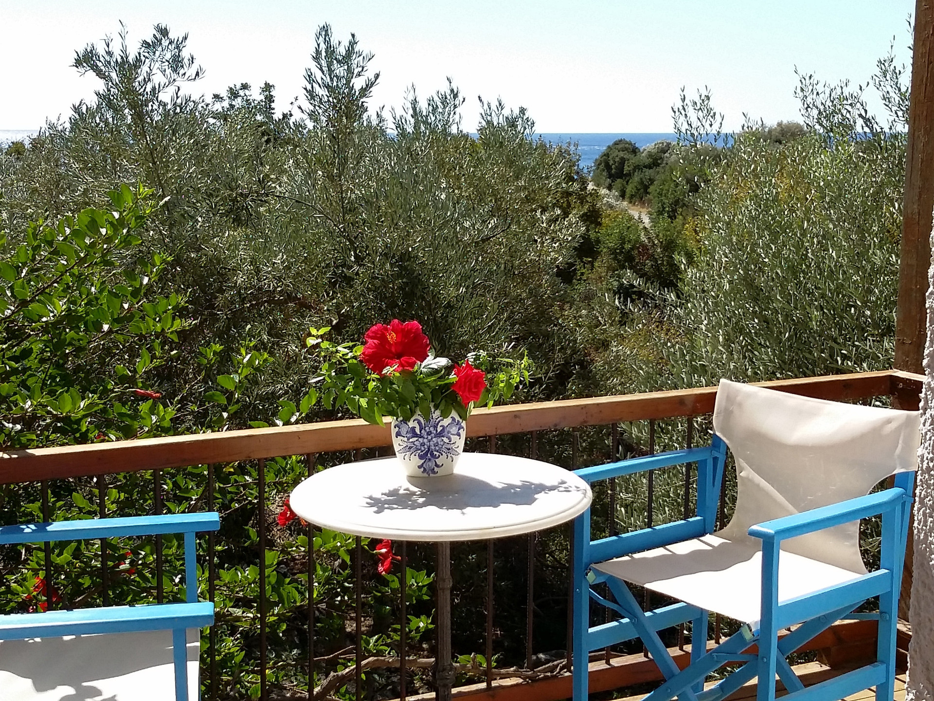 balkony with view to the sea