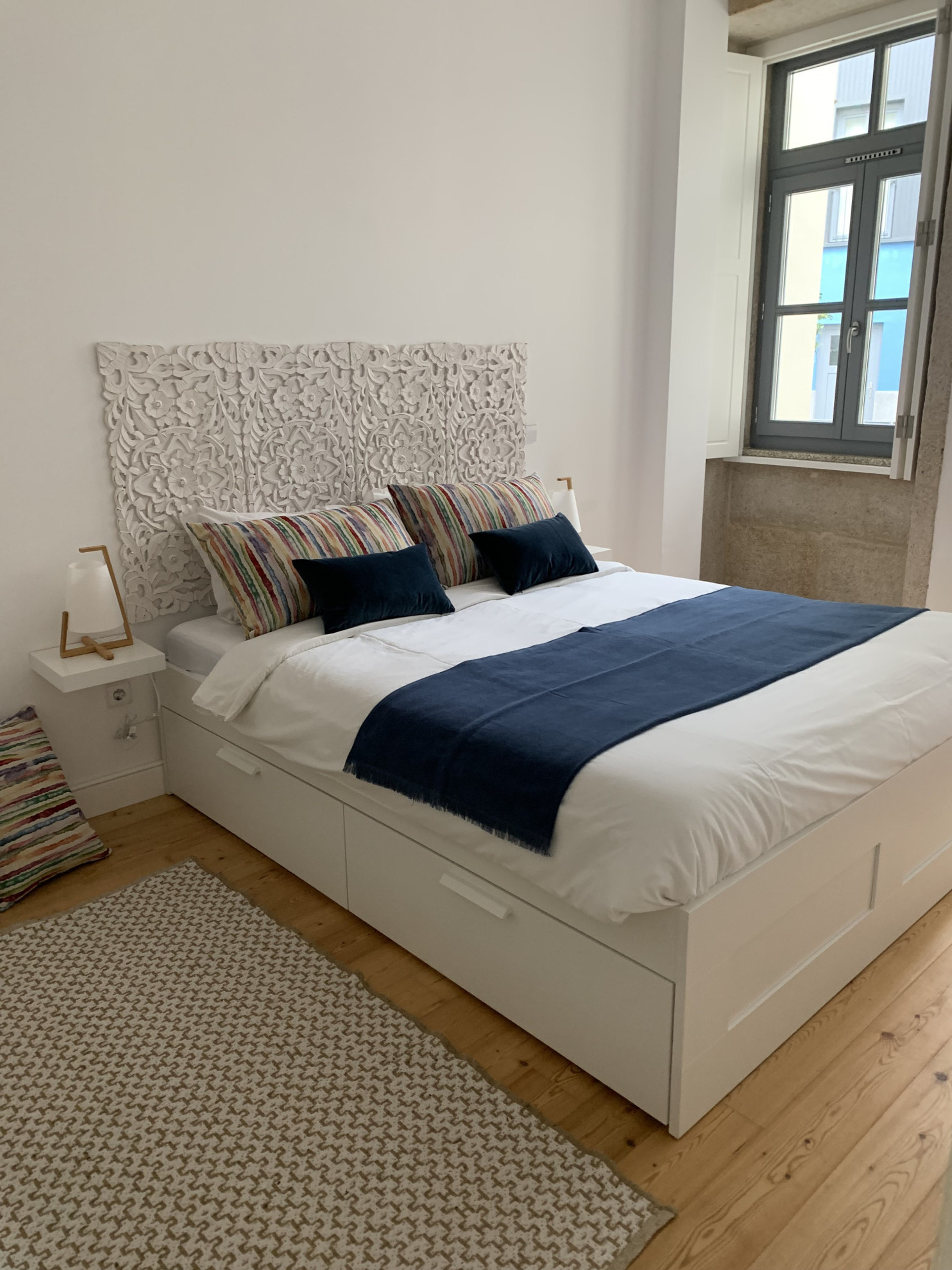 Quarto espaçoso, luminoso e ac