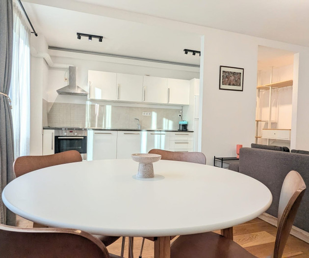 Bright Apartment near Carol Park & Unirii
