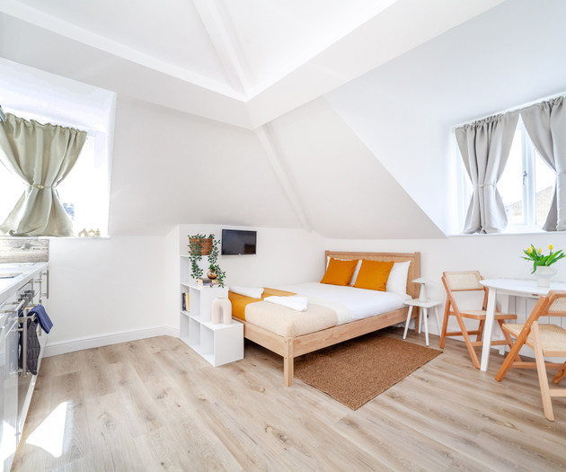 Chic & Charming Attic Studio, Finsbury Park 03