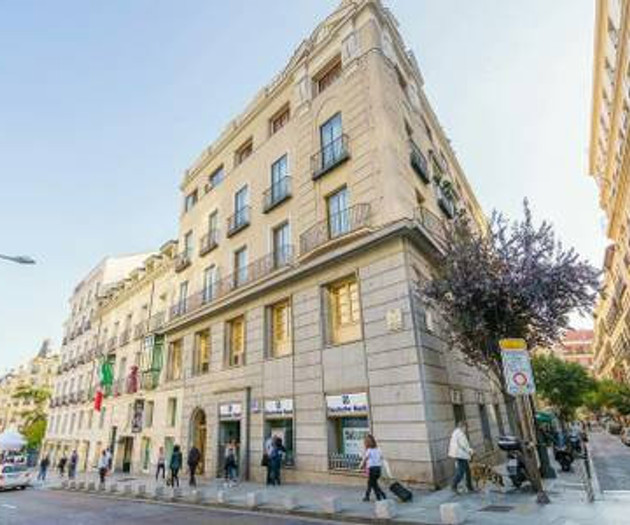 Apartamento en Cortes/ Barrio de las Letras Madrid