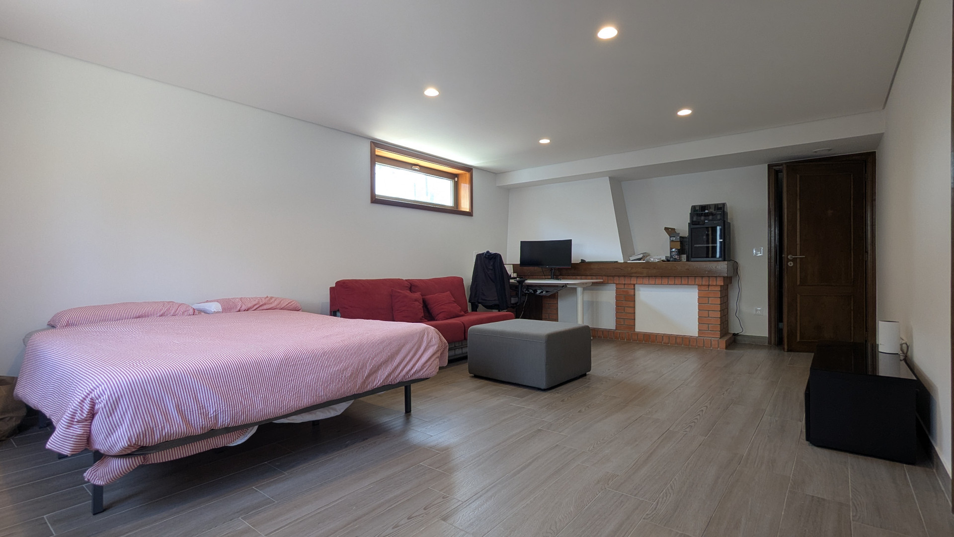 Living Room/Bedroom