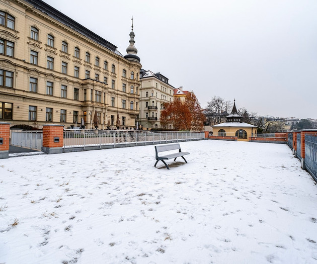 Blueground | Vinohrady, pool, near Vyšehrad, ID88