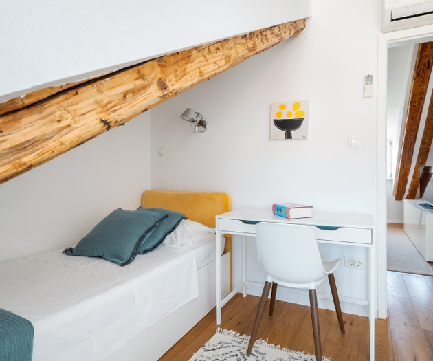 “Stylish 2 BR Retreat on Split’s Seaside Riva“