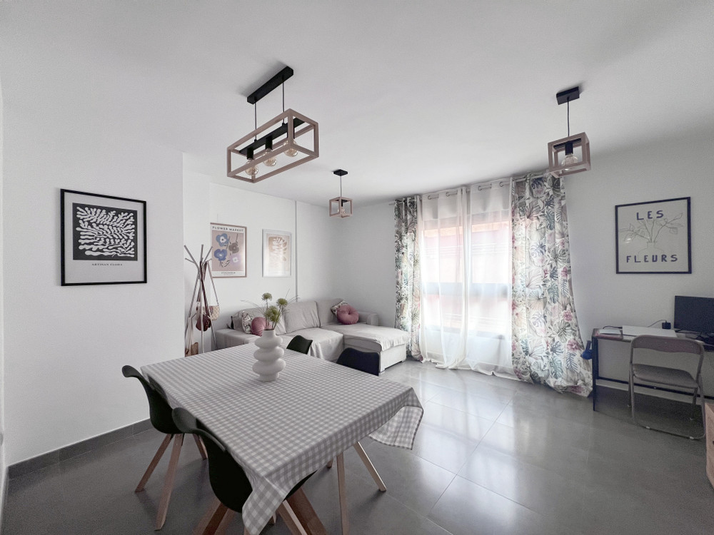 Modern 3BR Apt in Pego • Fiber Wi-Fi • Workspace preview