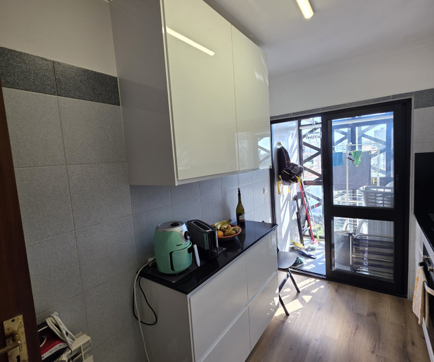 Bright Modern Room | 500Mbps Fiber | City Center