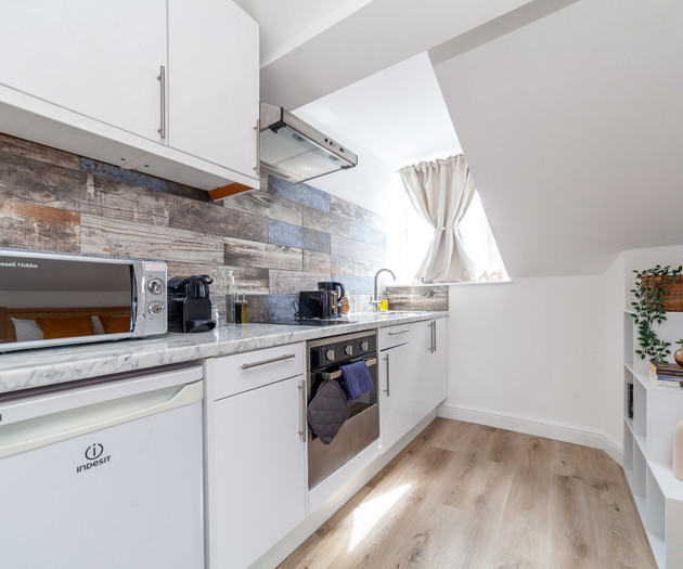 Chic & Charming Attic Studio, Finsbury Park 03