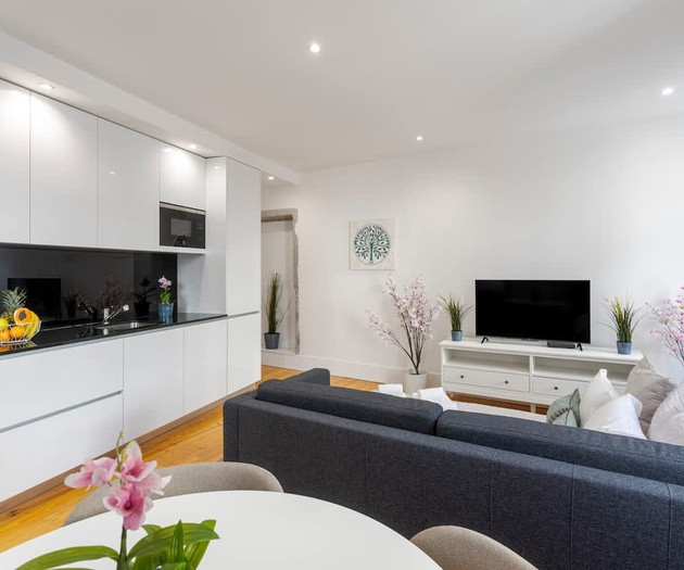 Modern & Trendy Flat by HostWise