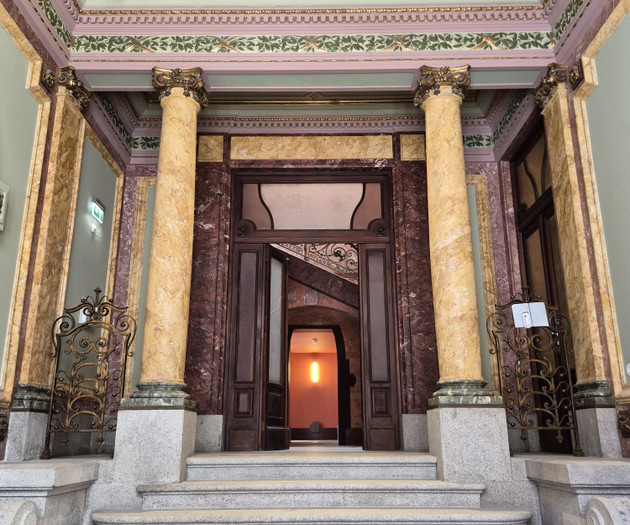 Elegant Retreat in Bijou Palace – Porto
