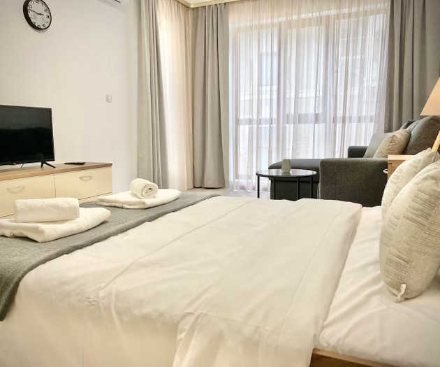 Spacious & Cozy 2 BDR Apartment with Fast Wi-fi