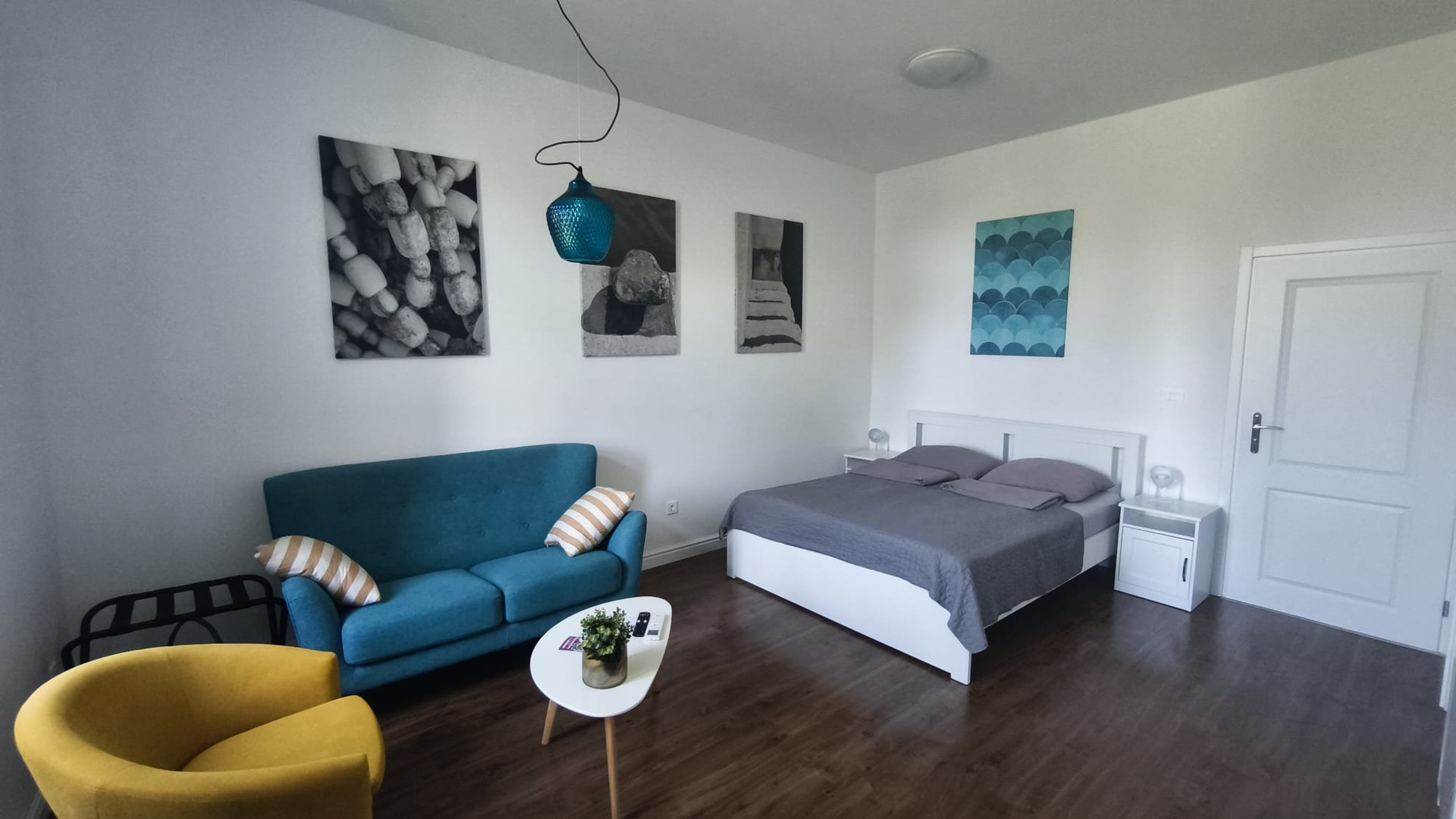 Bedroom with double bed
