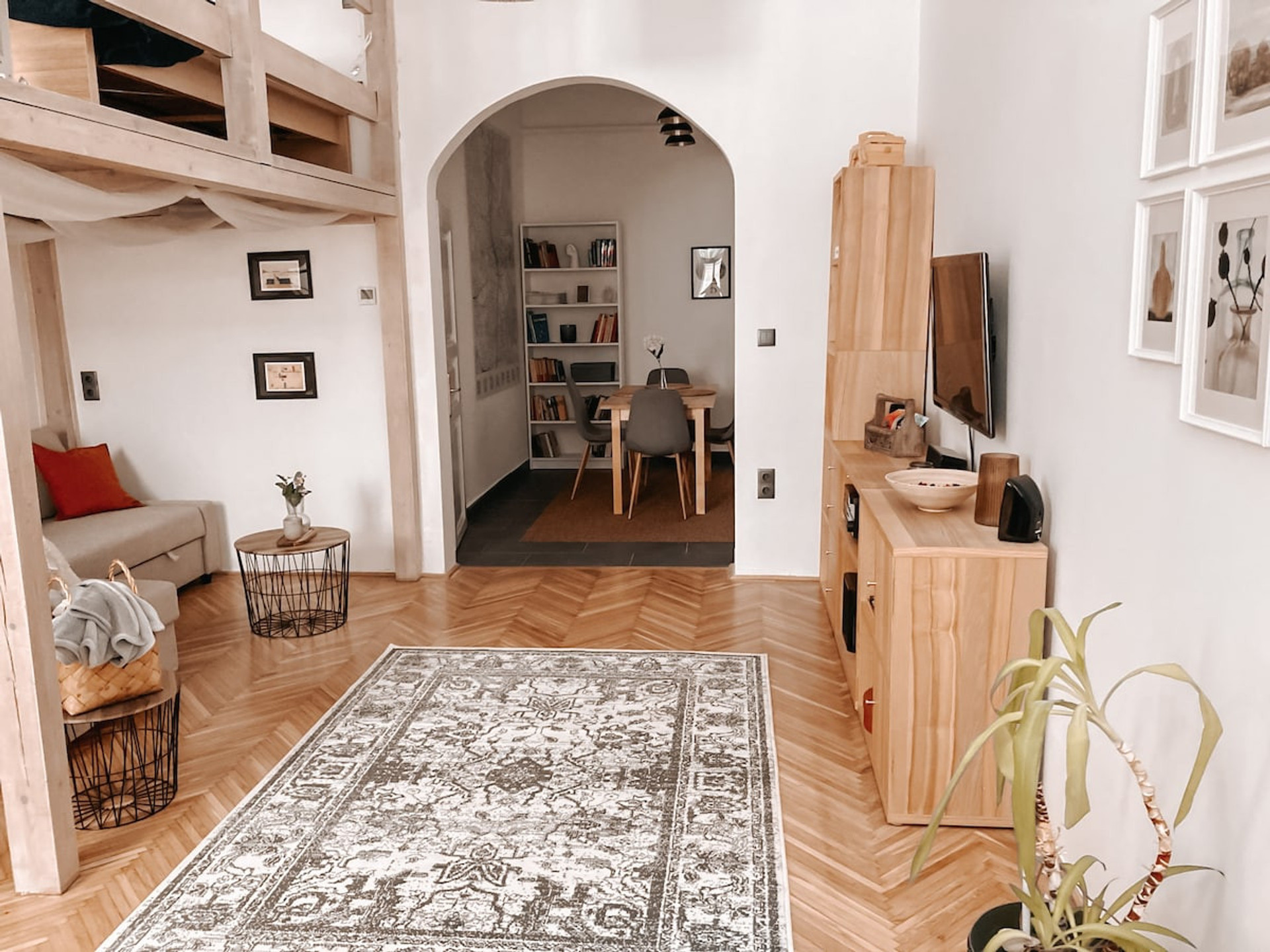 Living room image 1