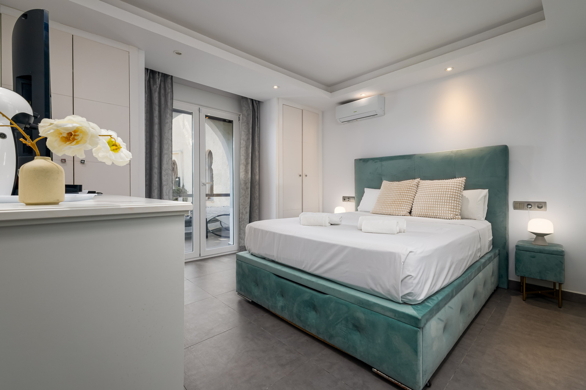 Bedroom with balcony access