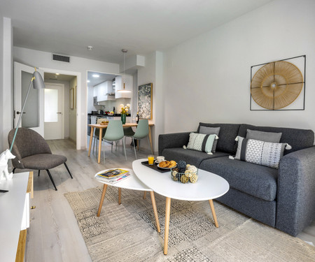 Grey 11 - Bright & stylish apartment in Hospitalet