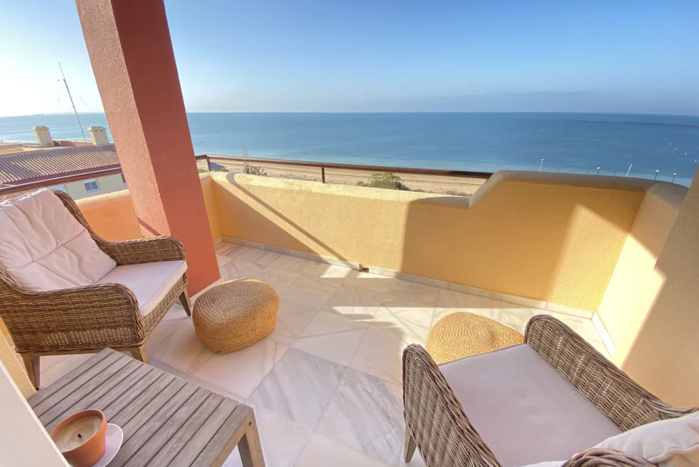 Penthouse with terrace & seaviews preview