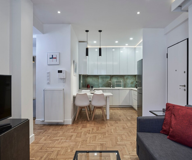 Full kitchen