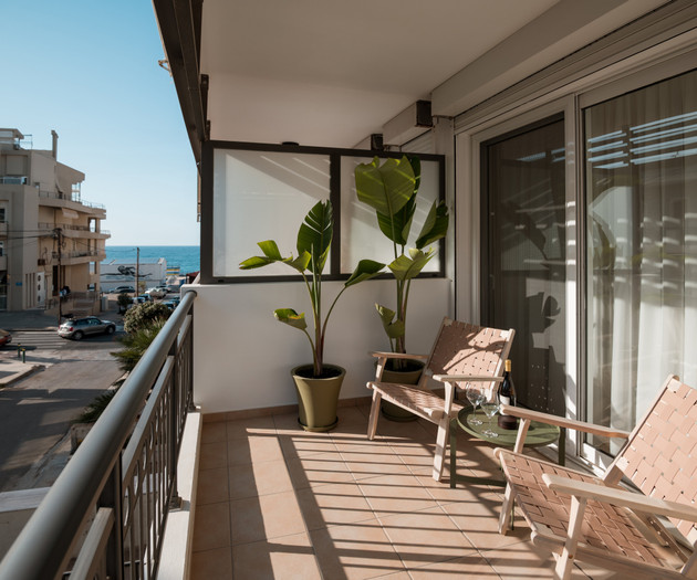 ATOM | Minimal Apartment with Parking & WiFi