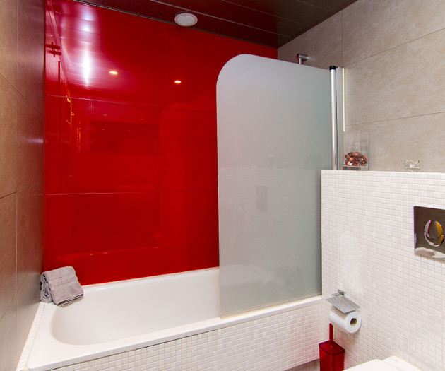 Full apartment conveniently located, 3+ months