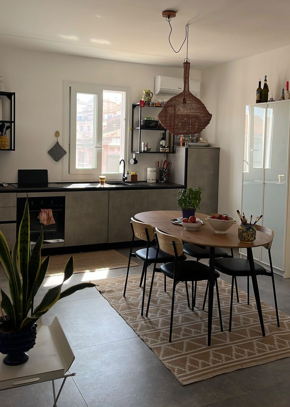 Bright renovated 2 near Politeama preview