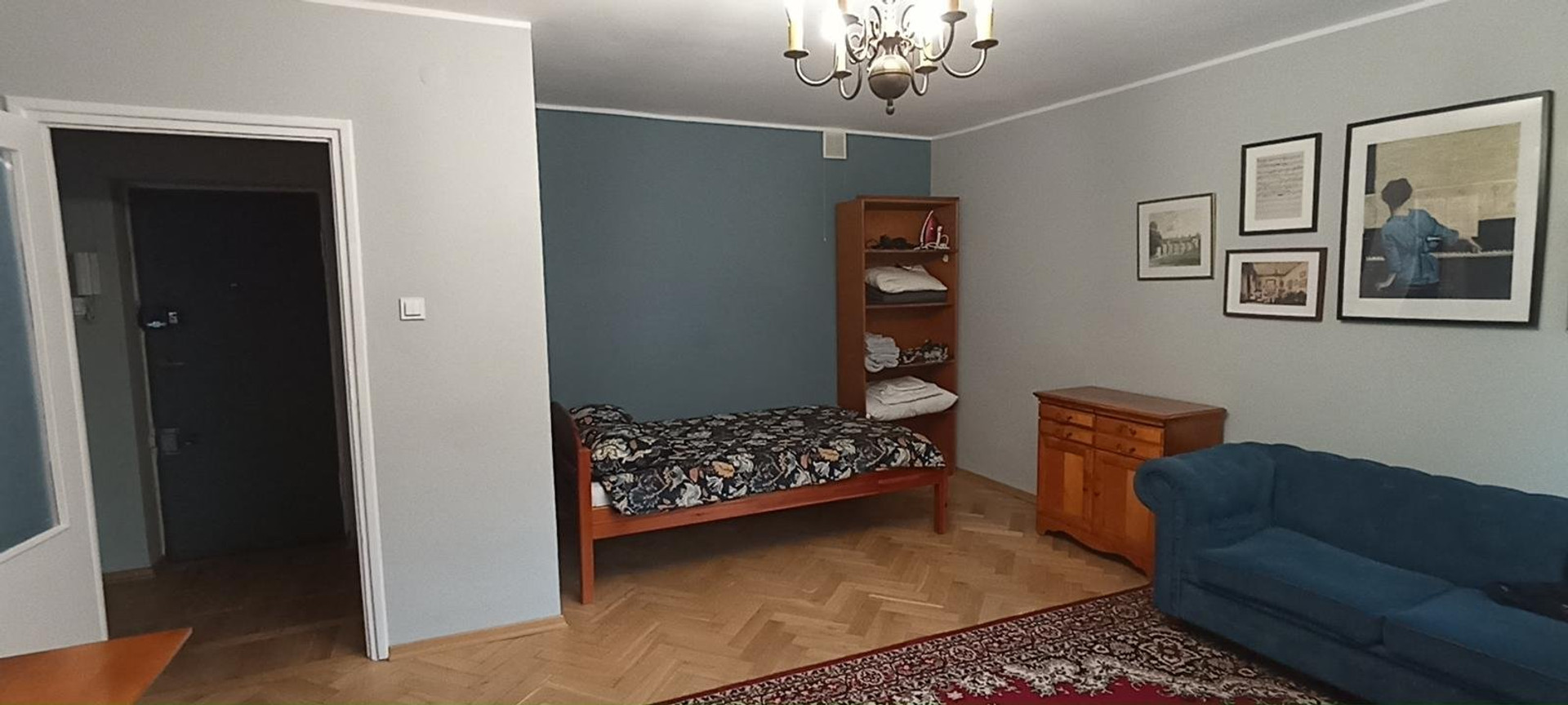 Room view - bed