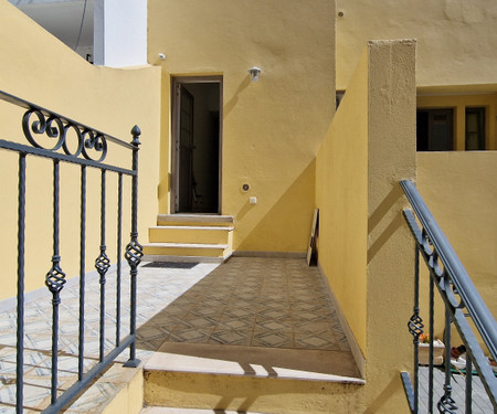 Apartment with patio in the center of Faro