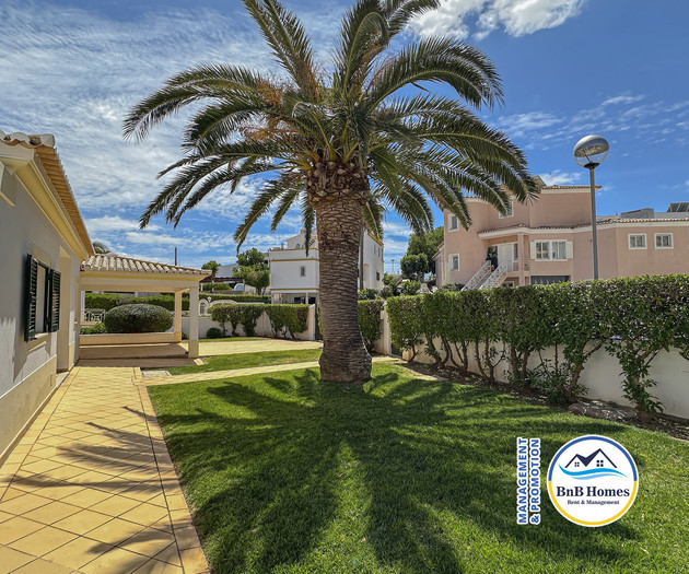 Villa Verde - 4 bedrooms, Marina view, pool & BBQ