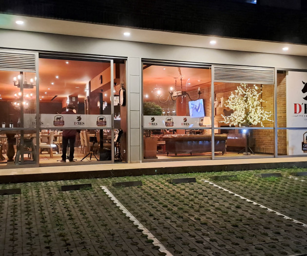 Premium Executive Apartment with Hotel Services In