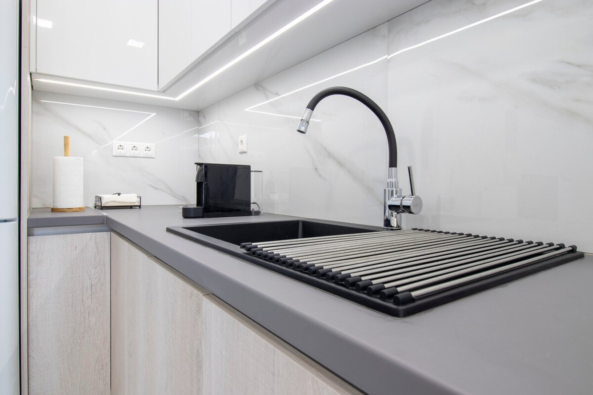 Full kitchen