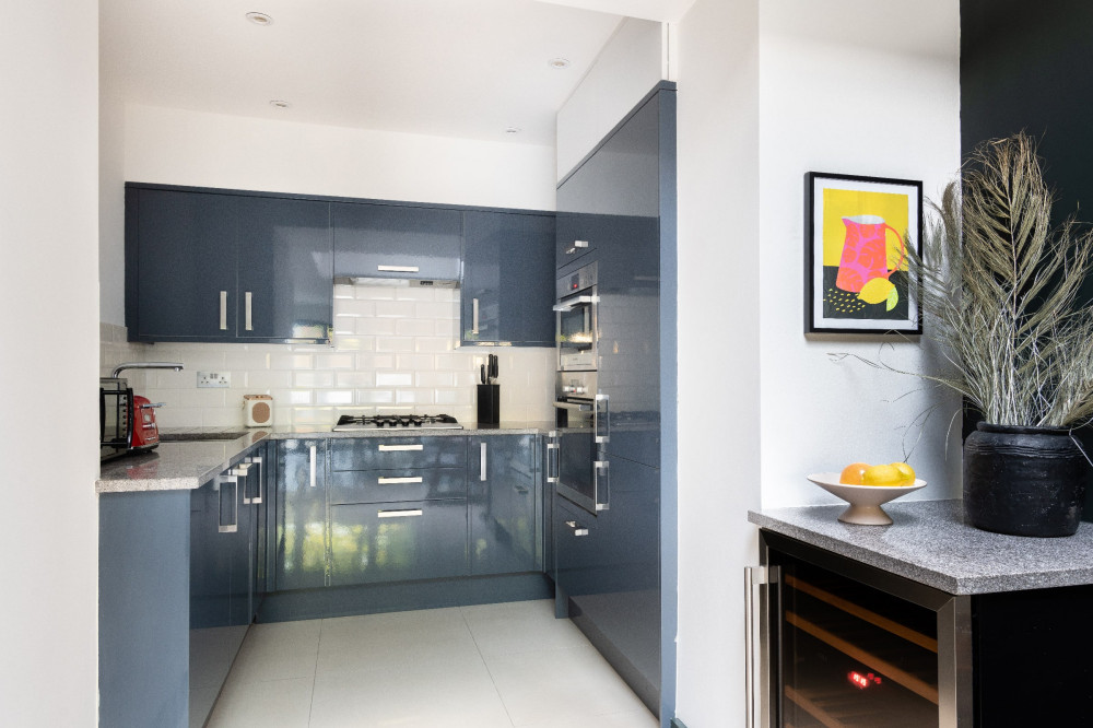 The Heart of Shepherds Bush - Modern 2BDR Apartmen