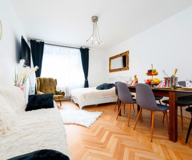 Brilliant Deluxe Suite | Central Prague 3BR
