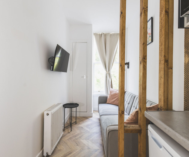 Large Studio flat - Highbury GREAT location 02