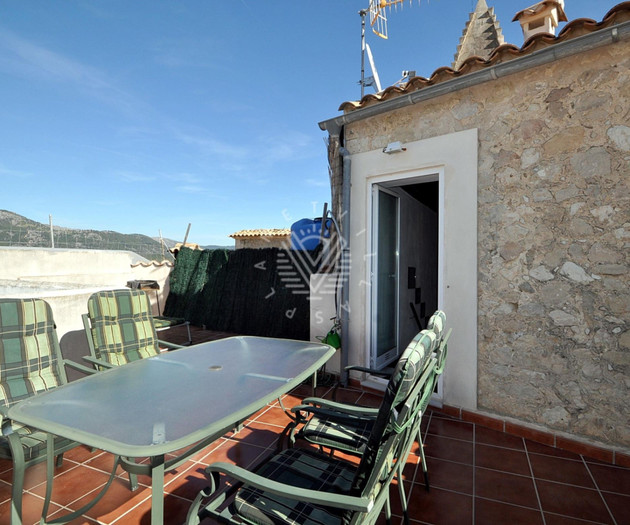 Can Roses is a charming holiday apartment for two 