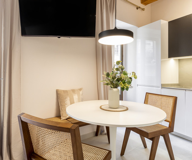 Super elegant, bright and centrally located