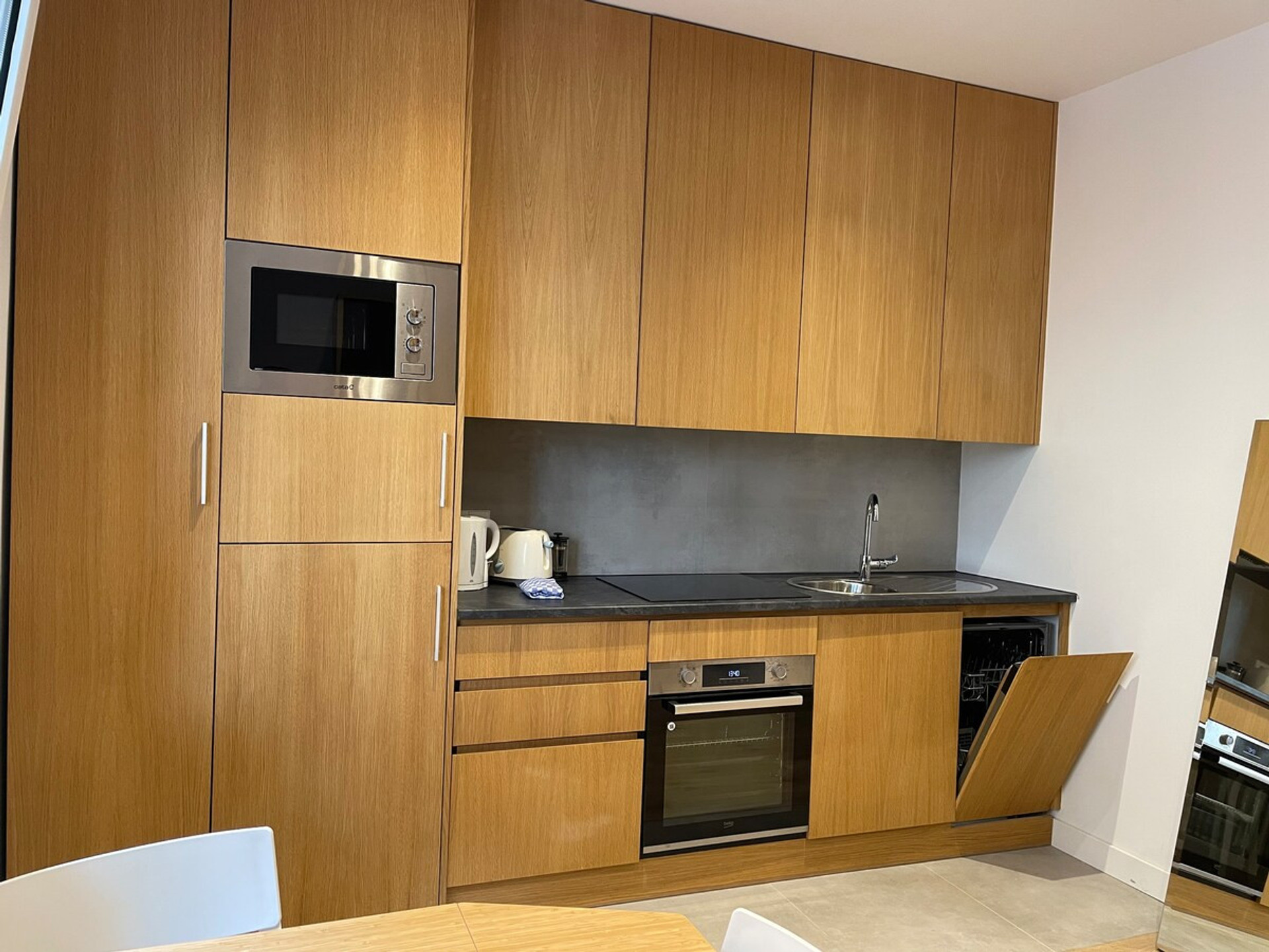 Full kitchen image 3