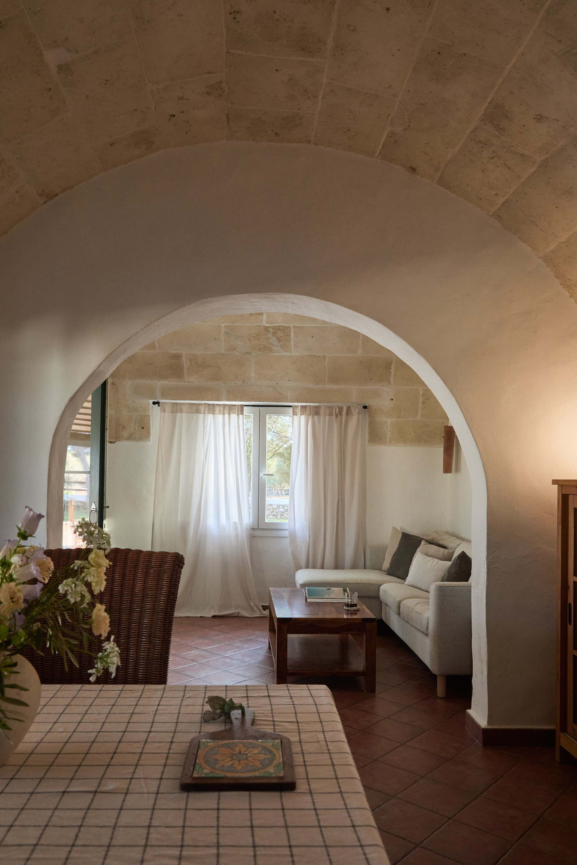 Open plan living dining arched interior